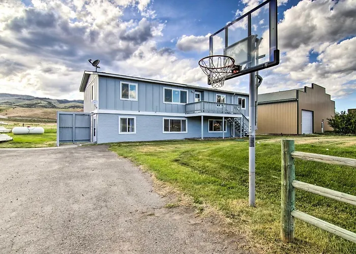 Montana'S Emigrant Peaks Getaway: Apt W/ Amenities