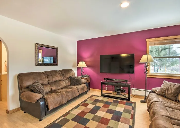 Inviting Townhome: 30 Mi To Yellowstone Np!
