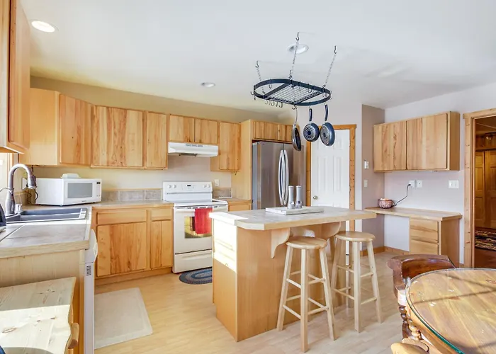 Montana Vacation Rental: 32 Mi To Yellowstone!