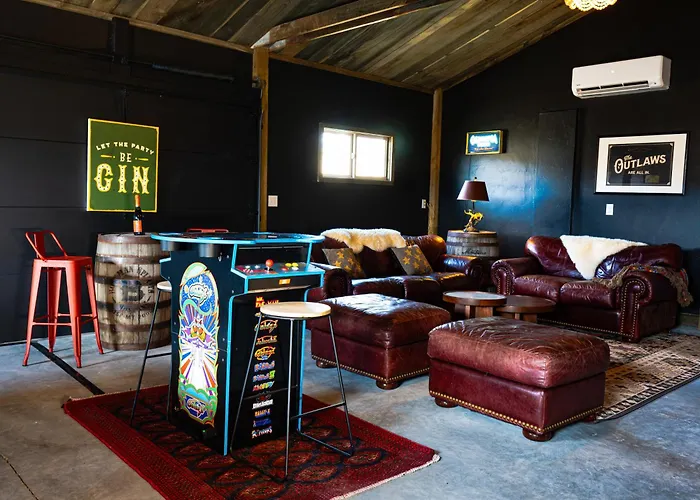 Yellowstone Fun House Hot Tub Game Room 360 Views